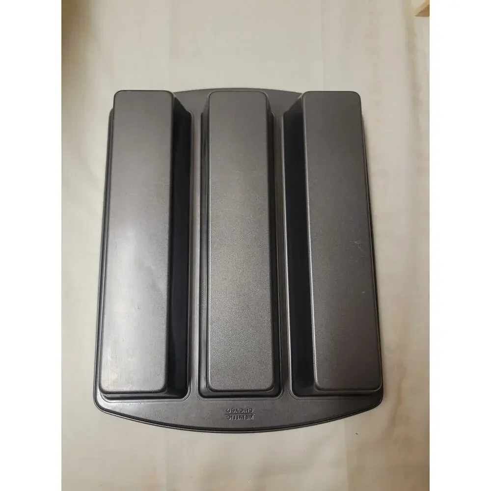 Chicago Metallic Triple Loaf Pan Elongated Heavy Duty 13